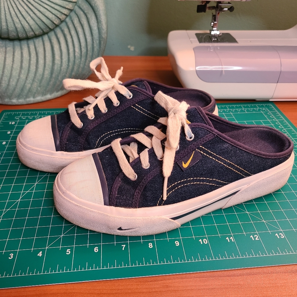 Vintage Nike slip on sneakers platform